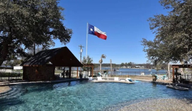 Serene 3-bedroom house overlooking Possum Kingdom Lake.