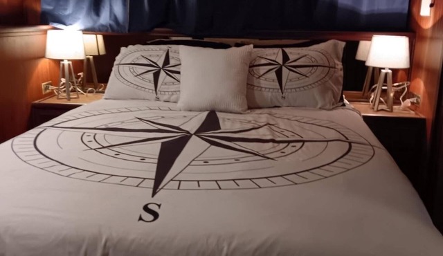 Serene 3-bedroom house with AC in charming Key West