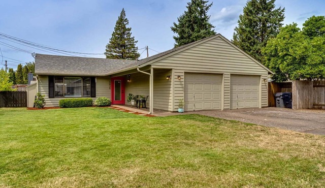 Serene 3-bedroom house with AC in charming Eugene