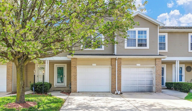 Serene 3-bedroom townhouse with water view