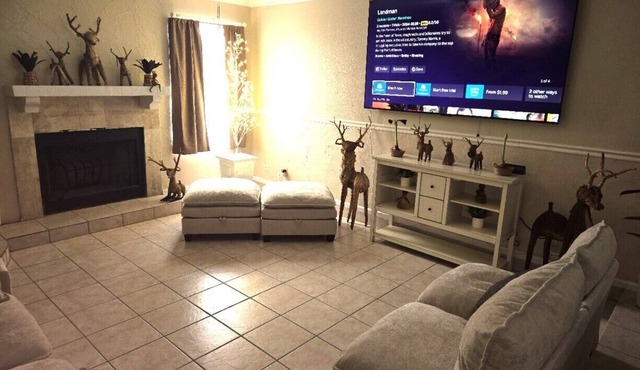 Serene 3-bedroom townhome in charming Laredo