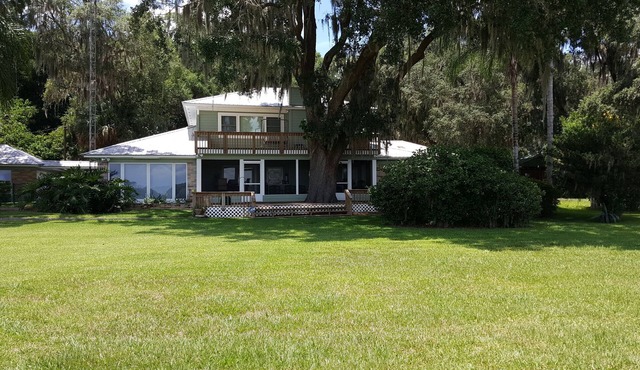 Serene 3br, 3 Bath Estate Home On Little Lake Weir