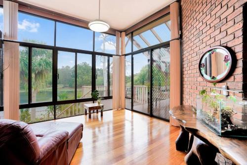 Serene 3BR family Lakeside Retreat in Rowville