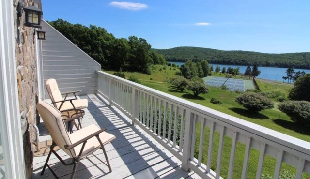 Serene 3BR Lake House w/ breathtaking view