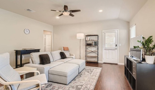Serene 3BR Retreat near East Austin