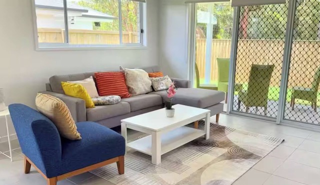 Serene 4-bedroom house with AC in charming Park Ridge