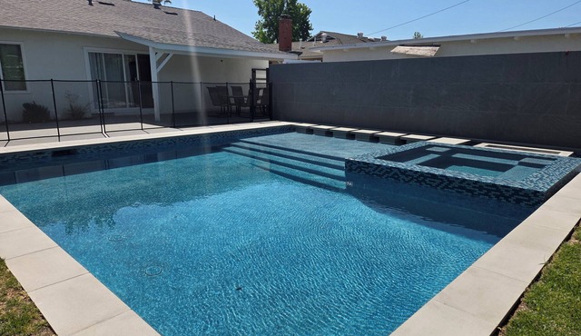 Serene 4-bedroom house with AC in charming noho