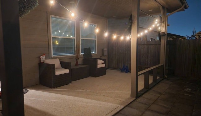 Serene 4-bedroom house with AC in vibrant Houston