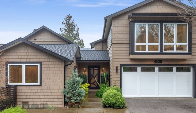 Serene 4-bedroom house perfect for a relaxing Seattle getaway