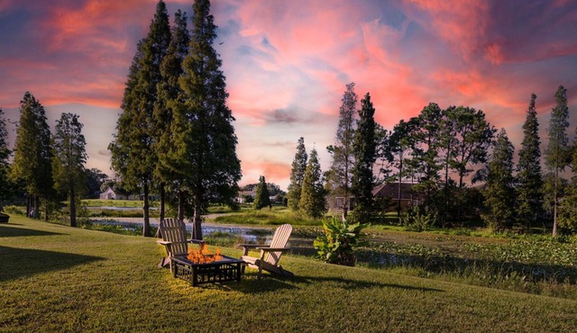 Serene 4BR Lakeside Retreat - Fire Pit & Comm Pool