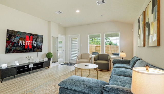 Serene 4BR Retreat at Lake Conroe