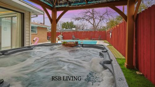 Serene 5BR 2B Home with Pool Hot Tub & Fire Pit