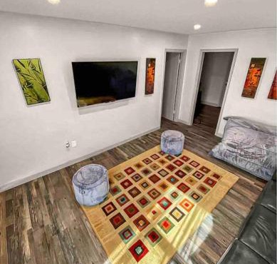 Serene and Modern 5 Location, Queen Bed, Parking