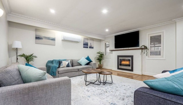 Serene and Spacious Retreat on the Hills