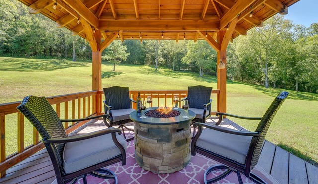 Serene Ava Countryside Home w/Deck & Fire Pit