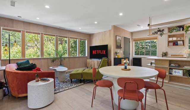 Serene Bohemian-Style 2 BDRM Artist's Retreat