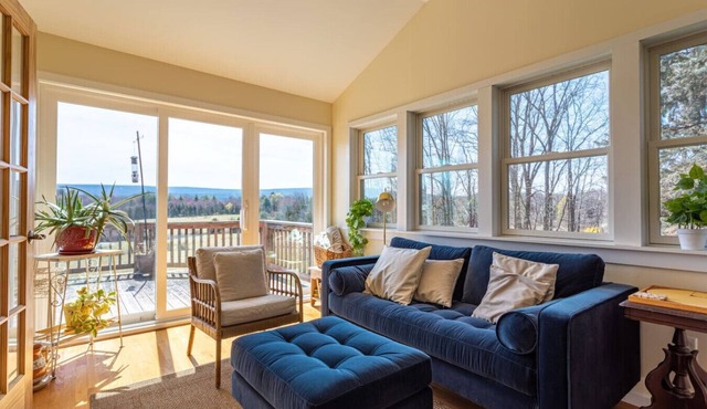 Serene & Bright: Minnewaska Mtn Views ~ Deck ~BBQ