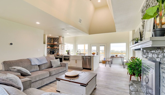 Serene Burnet Getaway w/Buchanan Lake Views!
