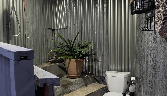 Serene Cab-Inn amongst Oaks on Private 20 acres