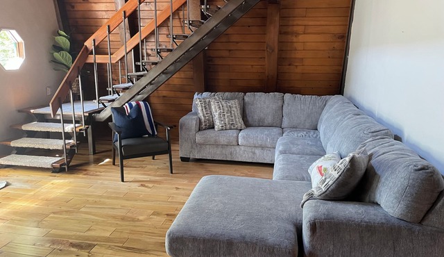 Serene Cabin in the Woods, Arcade Room, Walk to the Lake!
