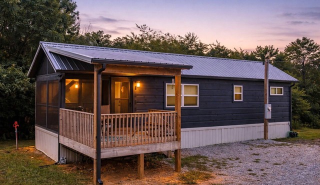 Serene Cabin Retreat on Picturesque Farm