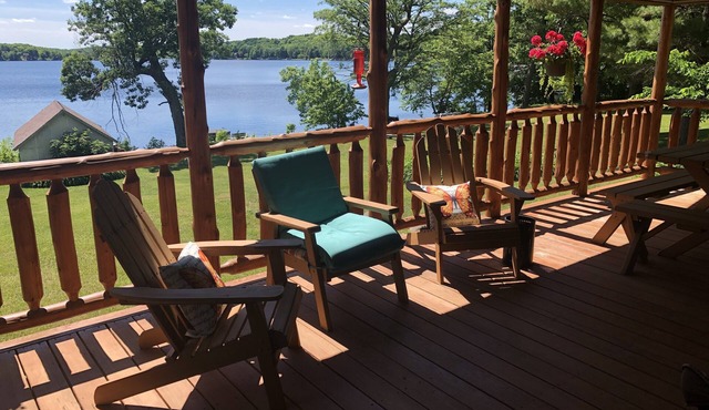 Serene Cabin Retreat with Stunning Views, Fishing, and Private Lake Access.