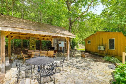 Serene Cabin w/Pond & Creek on South Saluda River