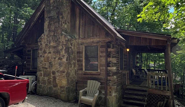 Serene cabin with dock/swim platform in charming Speedwell