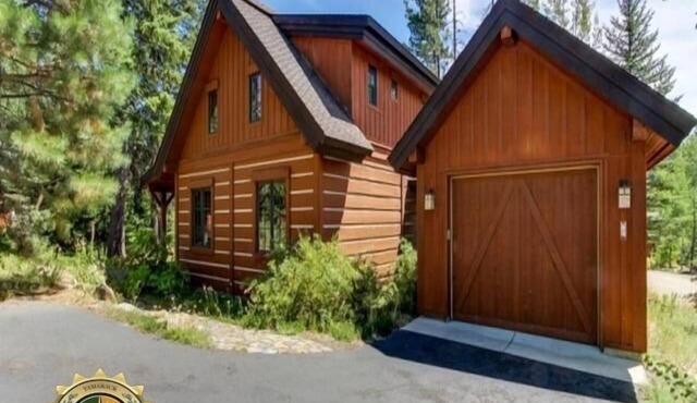 Serene Chalet|Private Hot Tub|Wood Fireplace