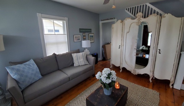 Serene & Charming Victorian Cottage