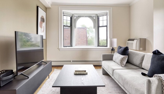Serene Chestnut Hill 2BR nr Boston College T, by Blueground
