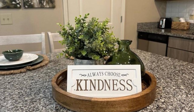 Serene Comfort - Near Airport & River City MP