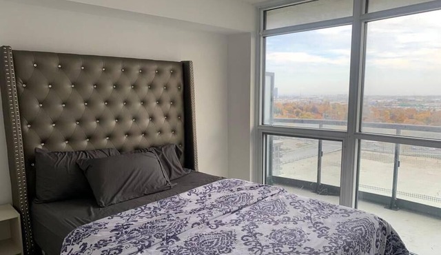 Serene Condo 10 minutes from Downtown Toronto
