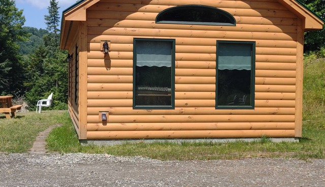 Serene Country Cabins 6 near Stowe Smuggler's Notch breweries and the long trail