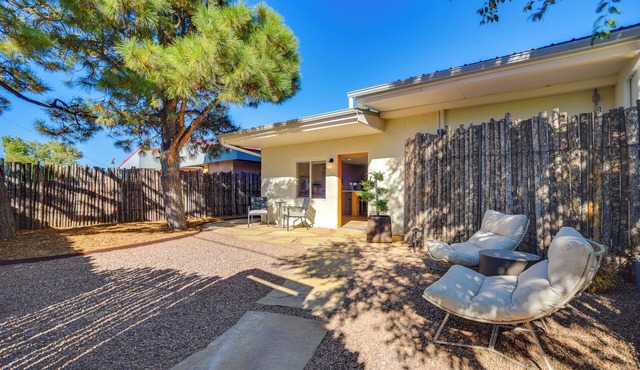 Serene Couple's Retreat 3 Mi to Dtwn Santa Fe