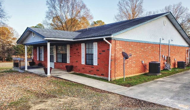 Serene & Cozy Family-Friendly 2 Bedroom Cottage