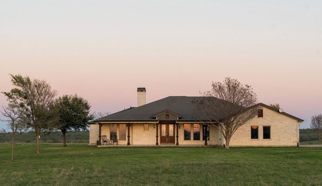Serene Custom 4-bedroom house on 150 acres in charming Thrall