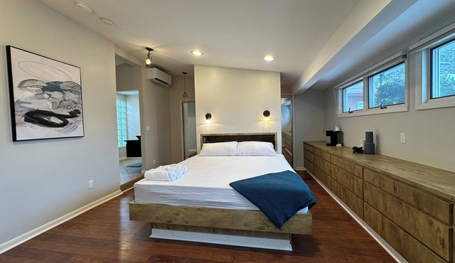 Serene Deluxe Suite with Jacuzzi & EV charger