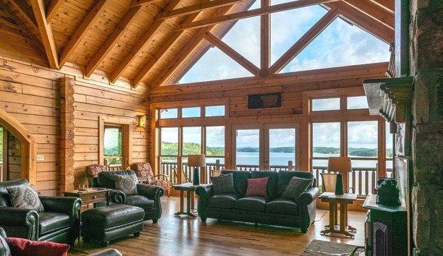 Serene Douglas Lake Villa: Family Perfect, Near Pigeon Forge, Gatlinburg