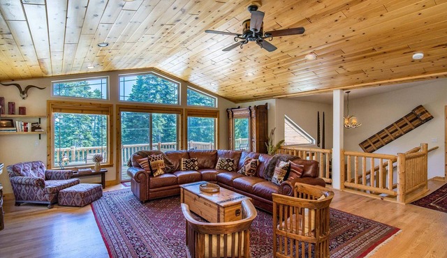 Serene & Elegant; Sleeps 12, Private & Quiet; Private Homeowners Beach Club