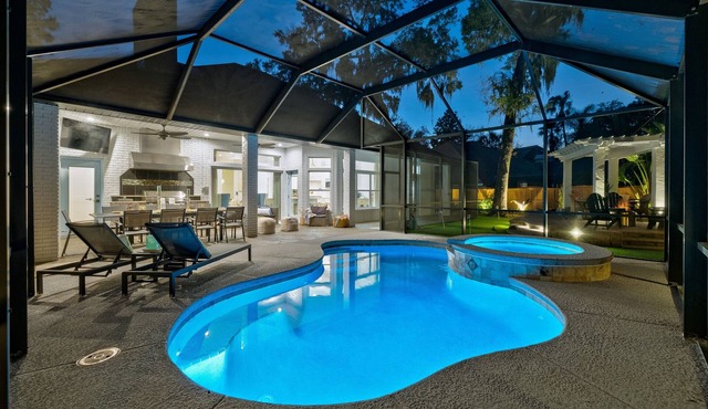 Serene Escape, Heated Pool, Spa, Outdoor Dining & Putting Green