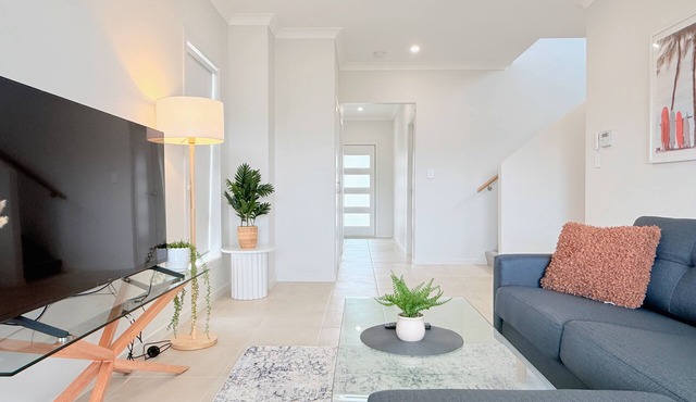 Serene Escape 4BR & 2.5Bath Retreat in Rochedale