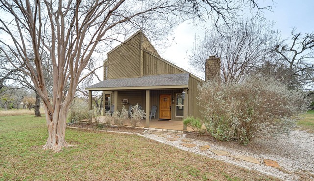 Serene Family Cottage w/Deck & BBQ
