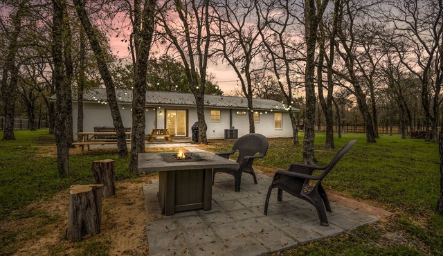 Serene Farmhouse at the Lake