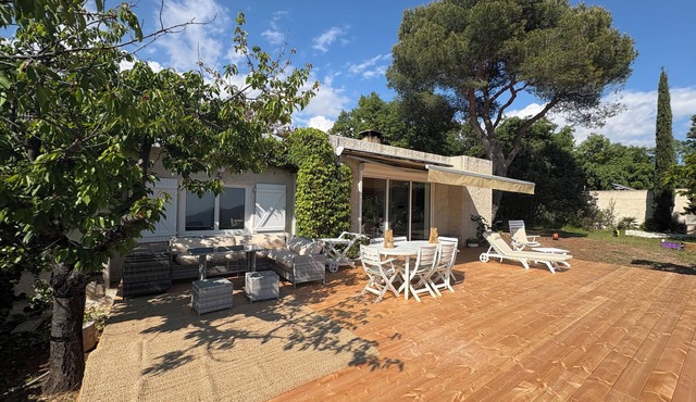 Serene Mediterranean Escape above Nice with sea view - Villa Horizon Blue