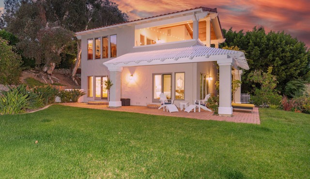 Serene Garden Retreat in a Charming Rancho Santa Fe Guest House