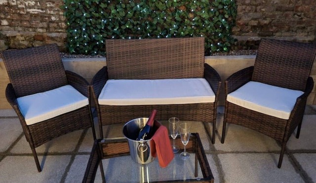 Serene getaway Apartment with Garden-Maidstone City Centre