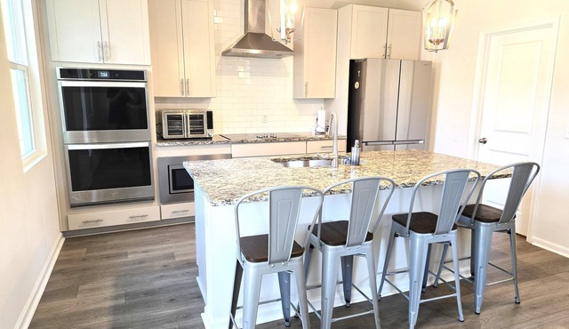 Serene Getaway in Pooler - 3-bedroom home with AC, WiFi. Enjoy your stay!