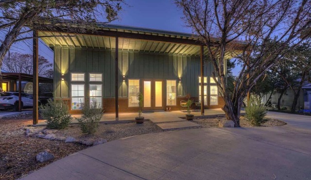Serene Getaway Nestled in the Tx Hill Country!