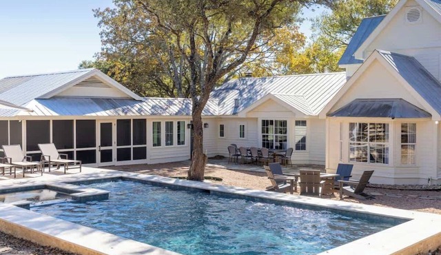 Serene Getaway on 10 Acres + Hot Tub + Pool